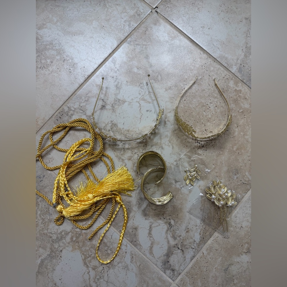 Styling accessories for party/photo shoot